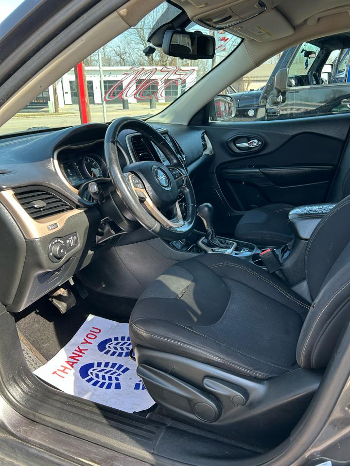 Jeep Cherokee Latitude FWD 2015