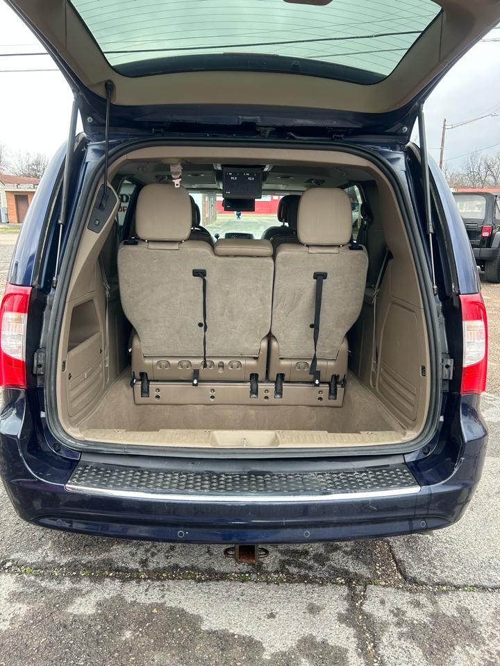 Chrysler Town & Country Touring-L 2016