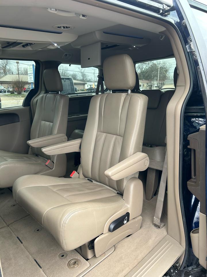 Chrysler Town & Country Touring-L 2016