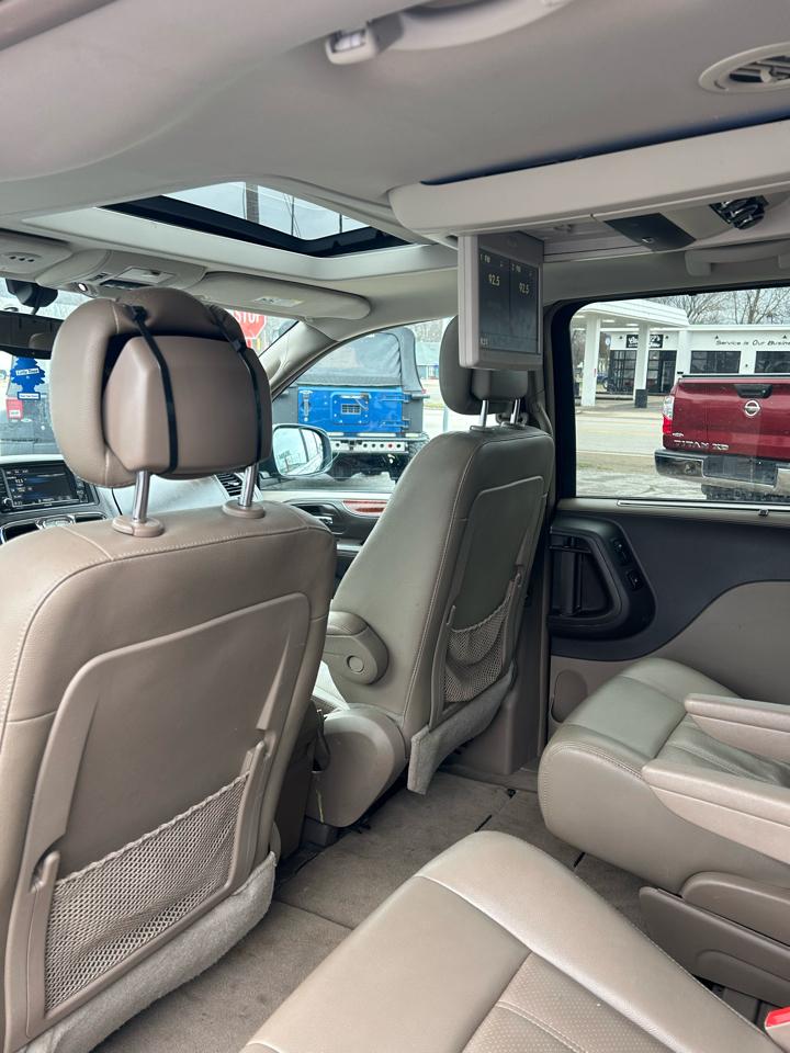 Chrysler Town & Country Touring-L 2016