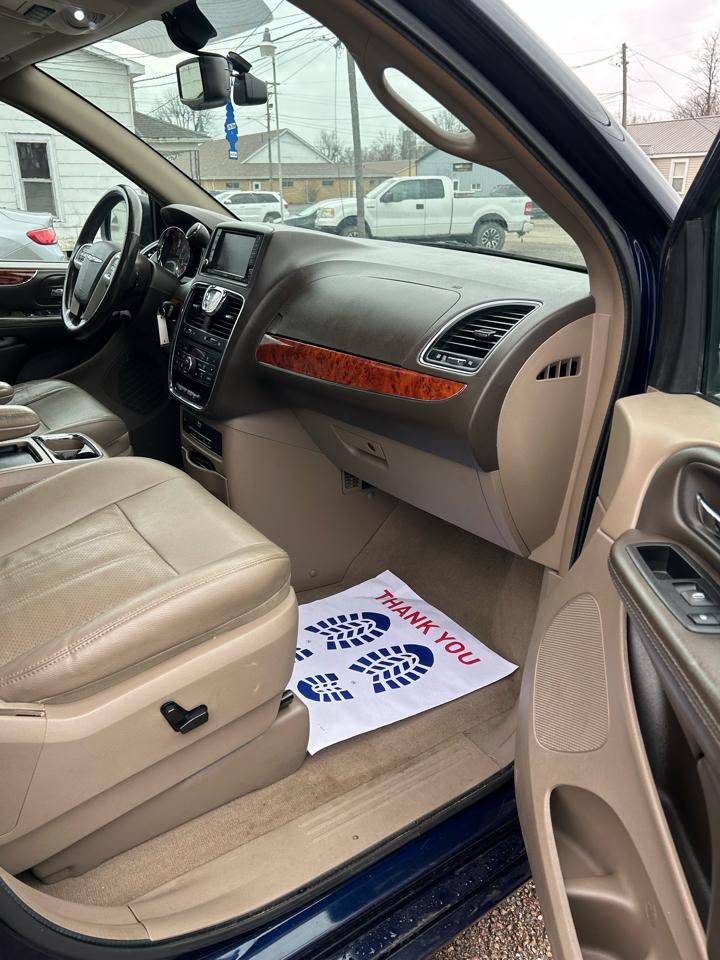 Chrysler Town & Country Touring-L 2016