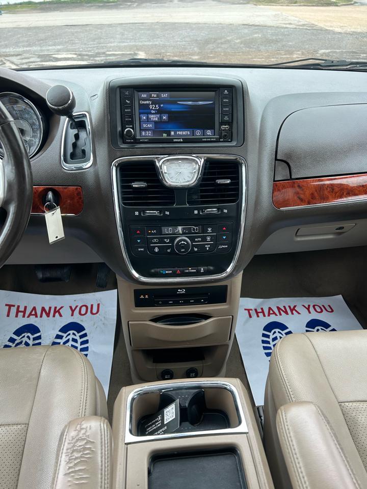 Chrysler Town & Country Touring-L 2016