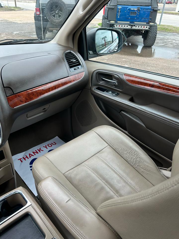 Chrysler Town & Country Touring-L 2016