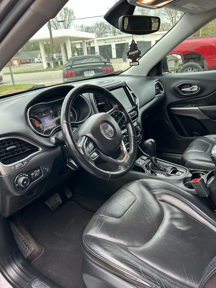 Jeep Cherokee Limited FWD 2019