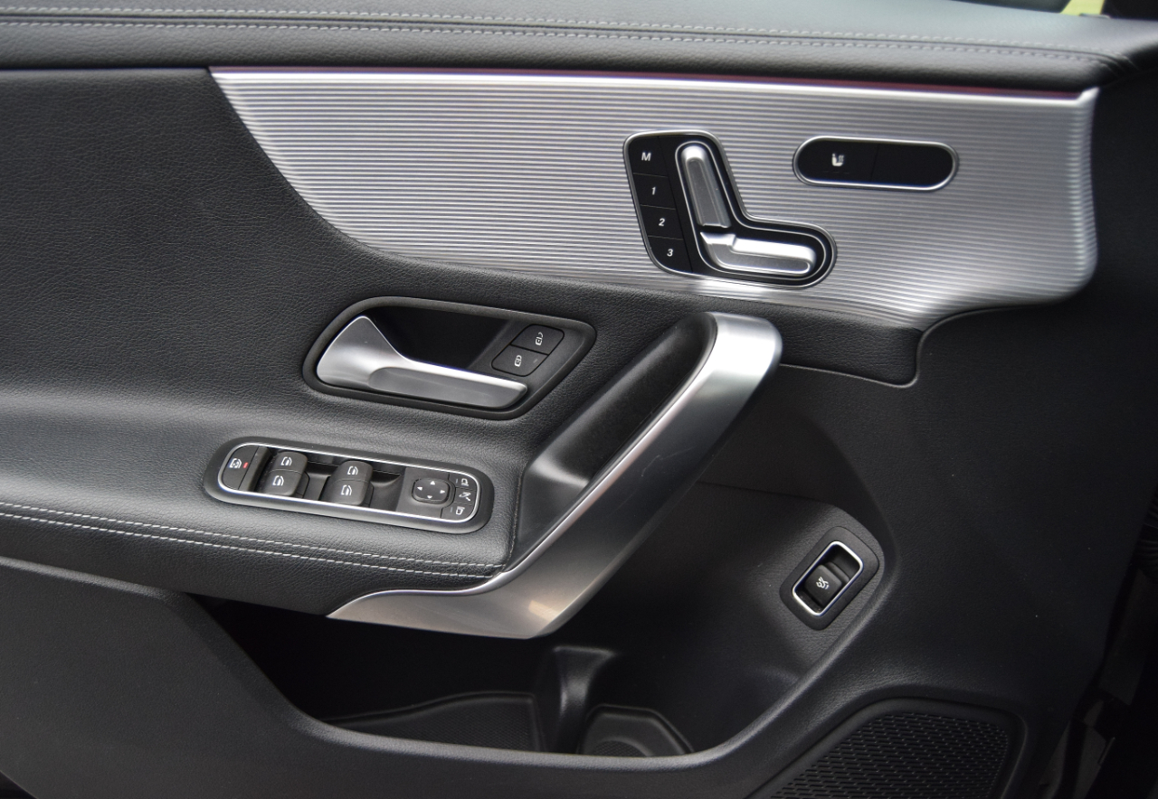 2021 Mercedes Benz CLA 250 4MATIC photo 13