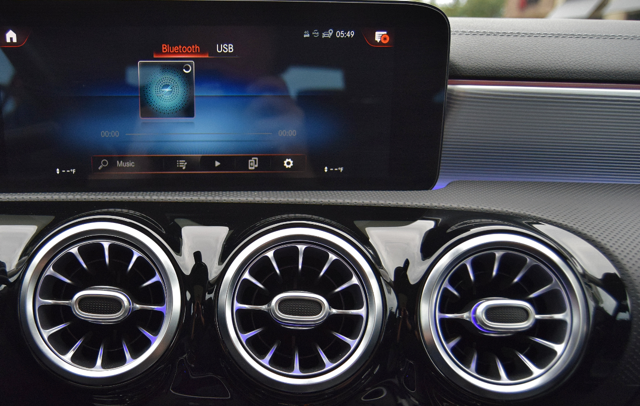 2021 Mercedes Benz CLA 250 4MATIC photo 27