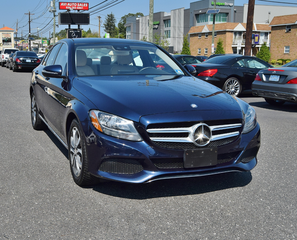 2016 Mercedes Benz C 300 4MATIC Sedan photo 4