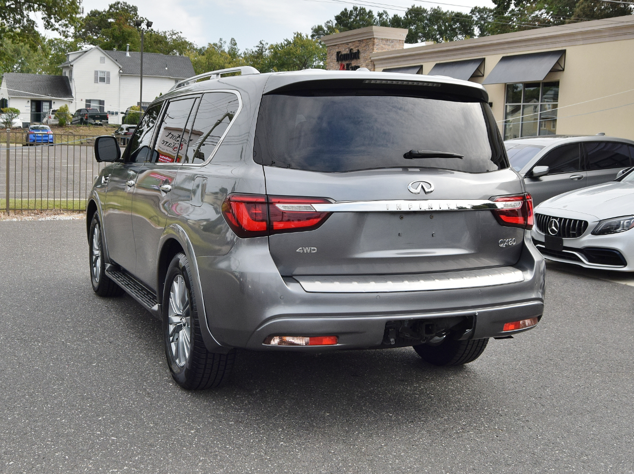 2021 Infiniti QX80 Premium Select photo 2