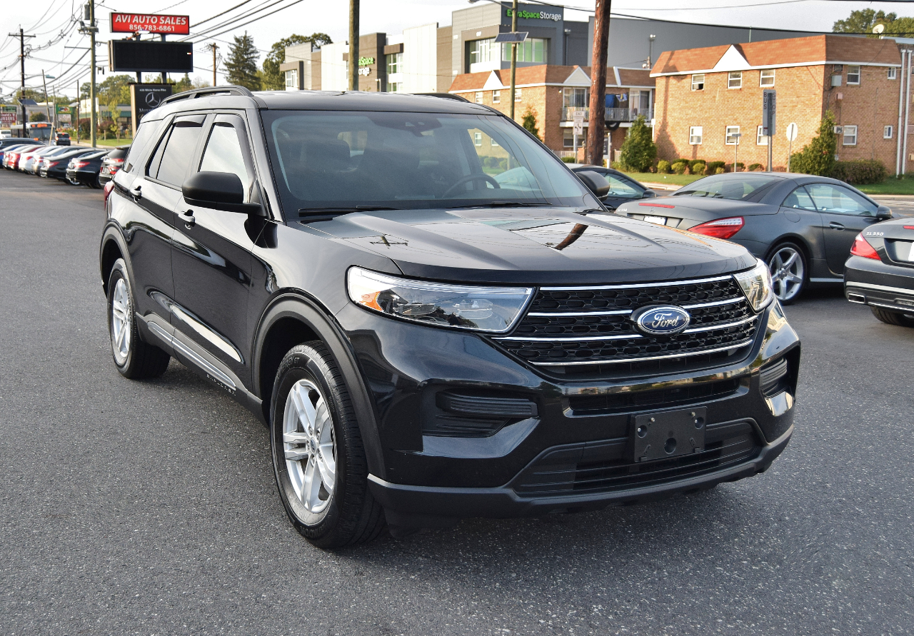 2021 Ford Explorer XLT photo 2