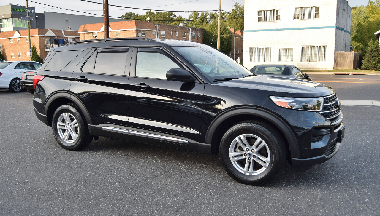2021 Ford Explorer XLT photo 3