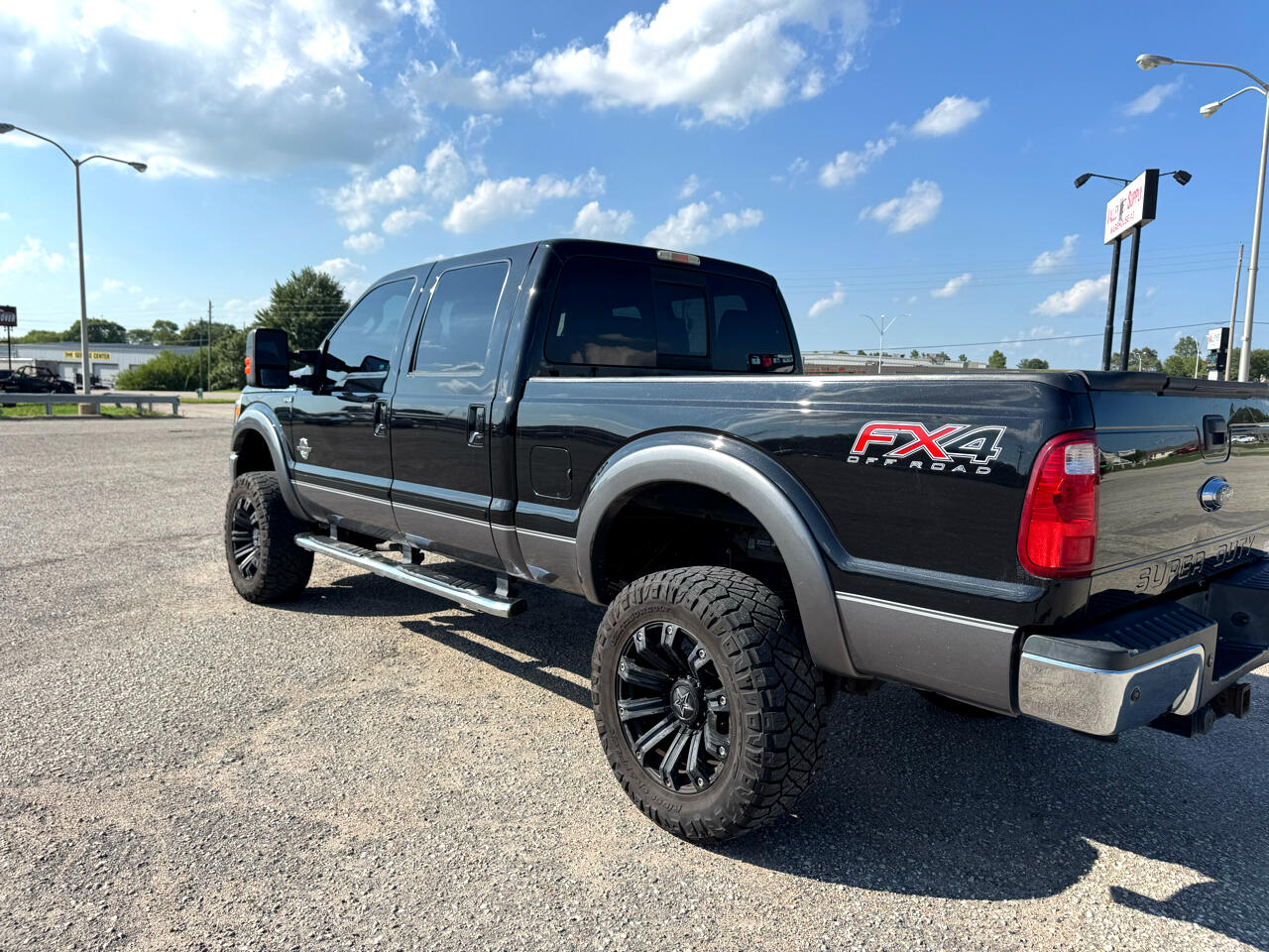 Ford F-250 SD Lariat Crew Cab Short Bed 4WD 2014 Ford F-250 SD Lariat Crew Cab Short Bed 4WD 2014