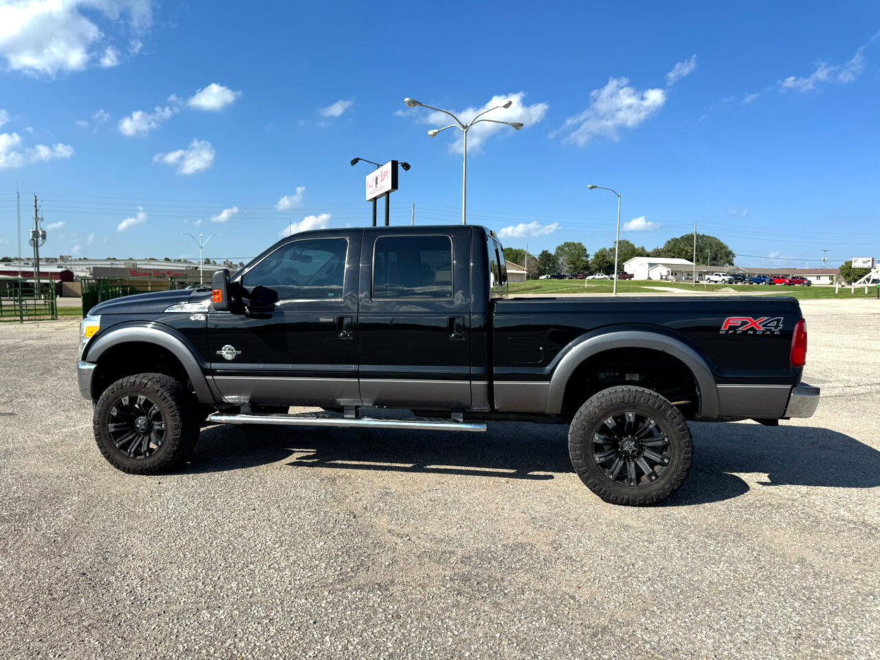 Ford F-250 SD Lariat Crew Cab Short Bed 4WD 2014 Ford F-250 SD Lariat Crew Cab Short Bed 4WD 2014