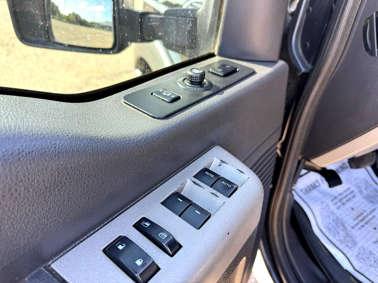 Ford F-250 SD Lariat Crew Cab Short Bed 4WD 2014 Ford F-250 SD Lariat Crew Cab Short Bed 4WD 2014