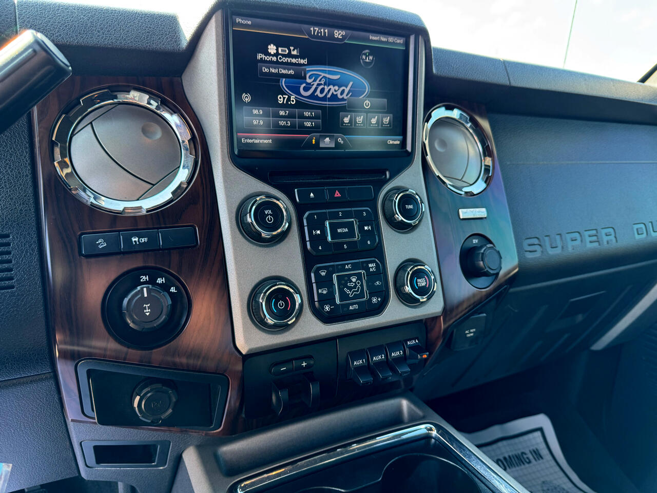 Ford F-250 SD Lariat Crew Cab Short Bed 4WD 2014 Ford F-250 SD Lariat Crew Cab Short Bed 4WD 2014