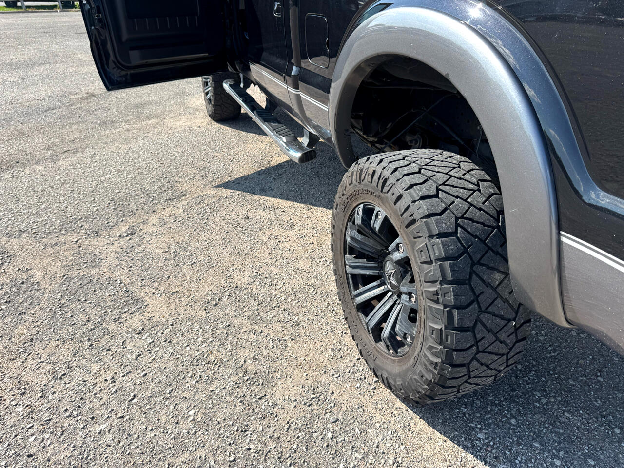 Ford F-250 SD Lariat Crew Cab Short Bed 4WD 2014 Ford F-250 SD Lariat Crew Cab Short Bed 4WD 2014