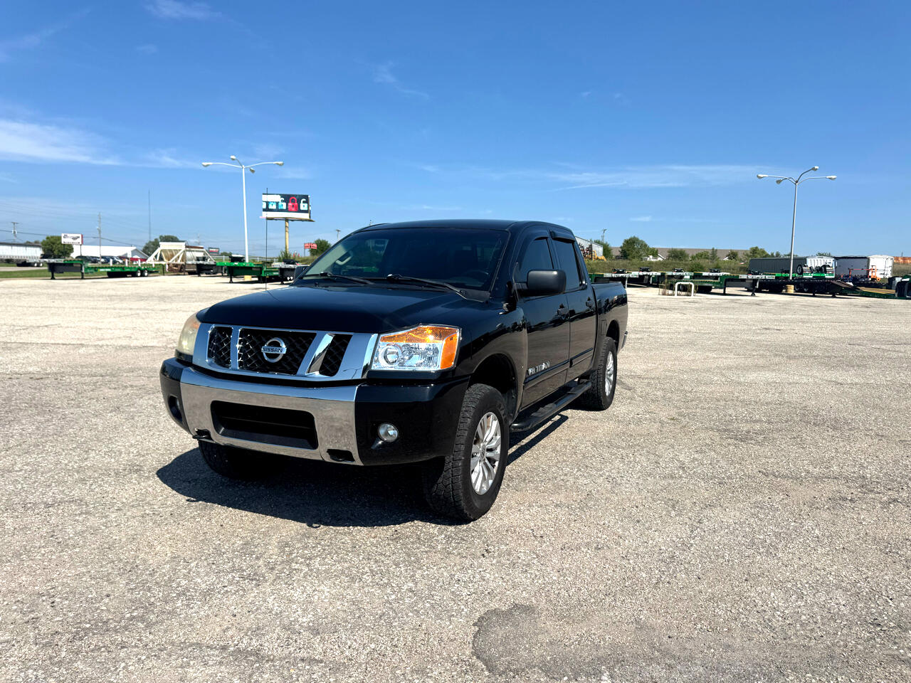Nissan Titan SV Crew Cab 4WD 2012 Nissan Titan SV Crew Cab 4WD 2012