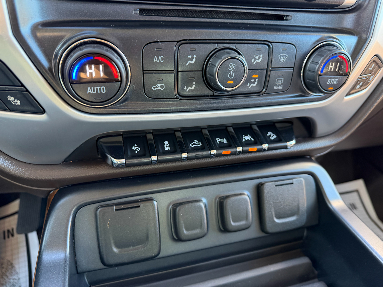 GMC Sierra 1500 4WD Crew Cab 143.5" SLT 2016