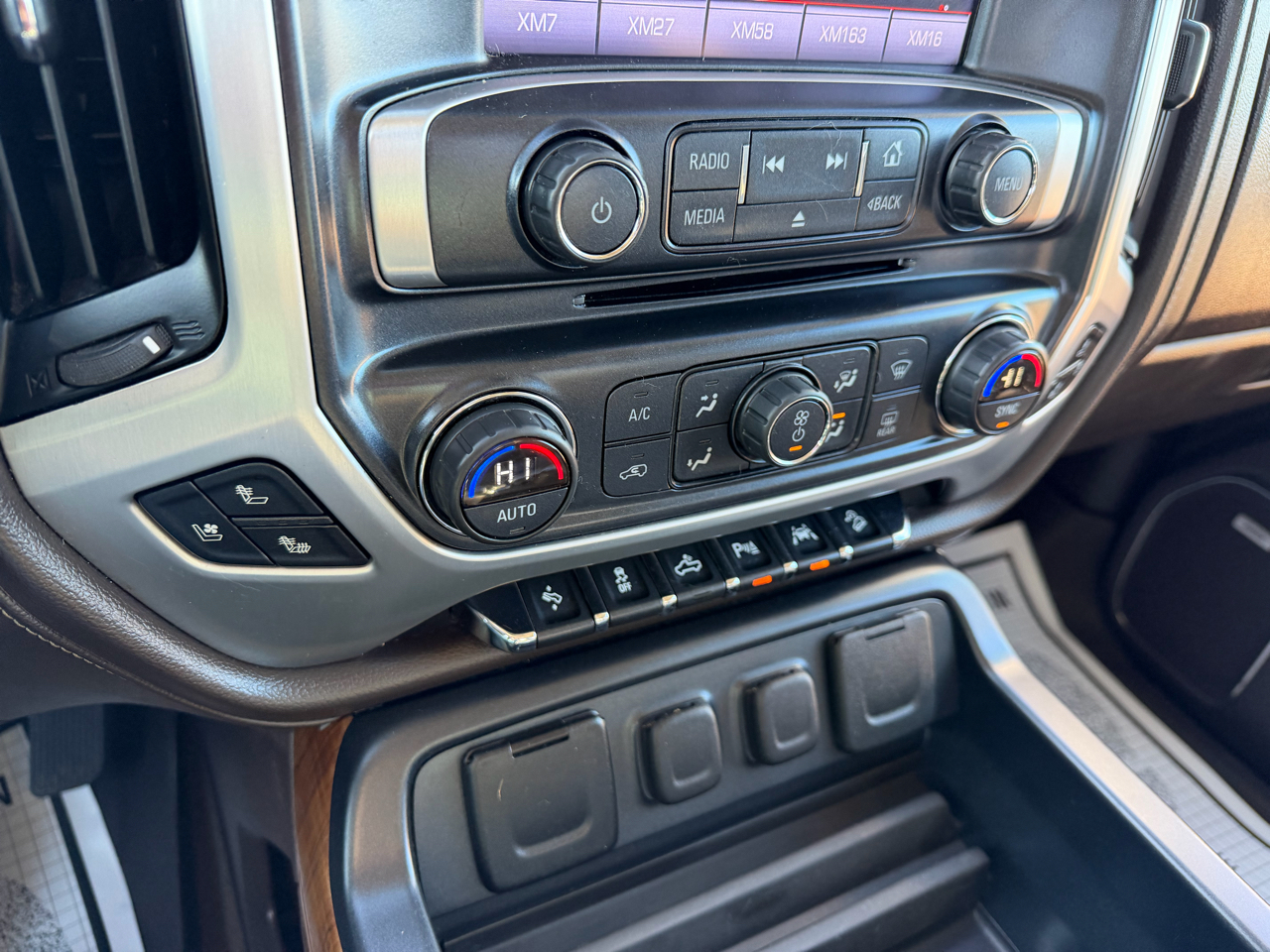 GMC Sierra 1500 4WD Crew Cab 143.5" SLT 2016