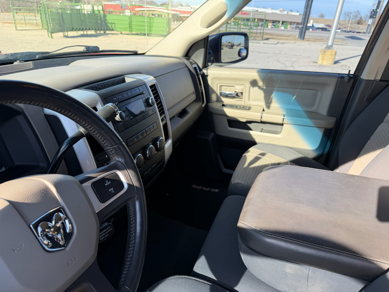 RAM 1500 SLT Quad Cab 4WD 2011