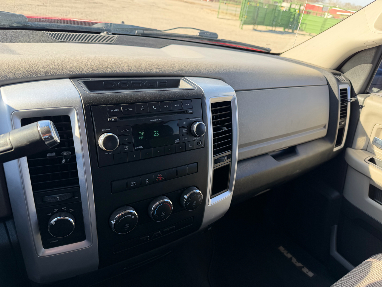 RAM 1500 SLT Quad Cab 4WD 2011