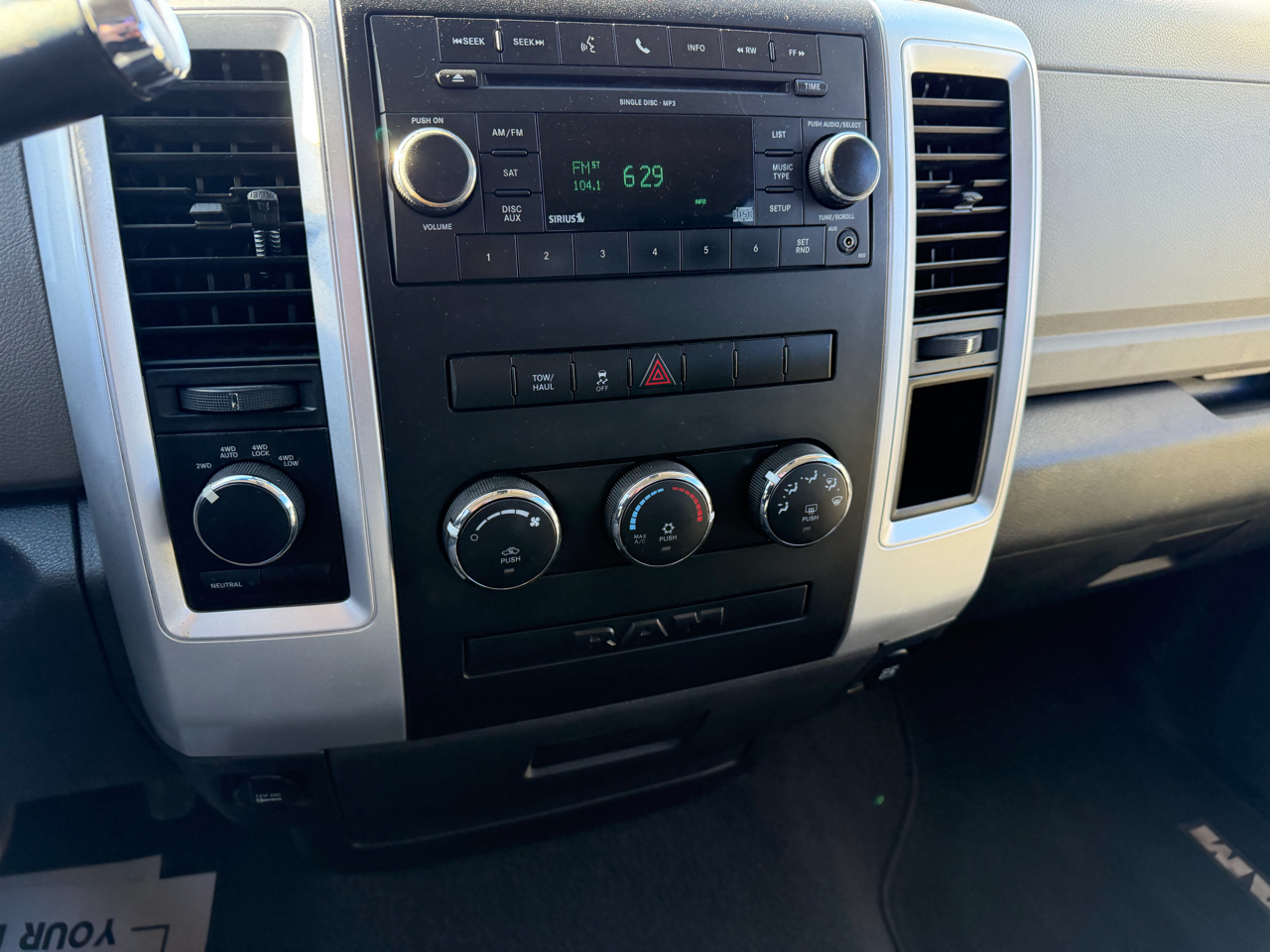 RAM 1500 SLT Quad Cab 4WD 2011