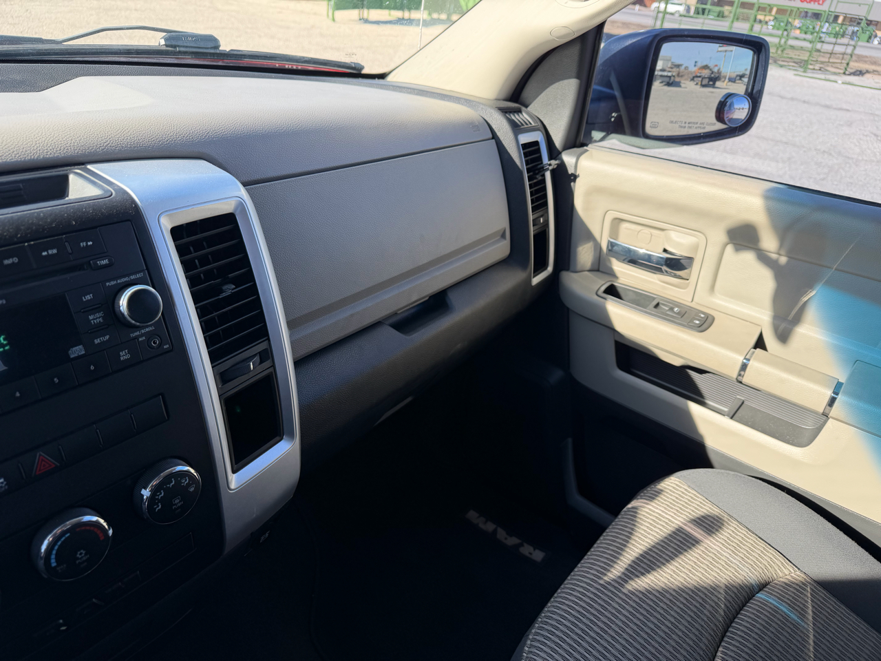 RAM 1500 SLT Quad Cab 4WD 2011