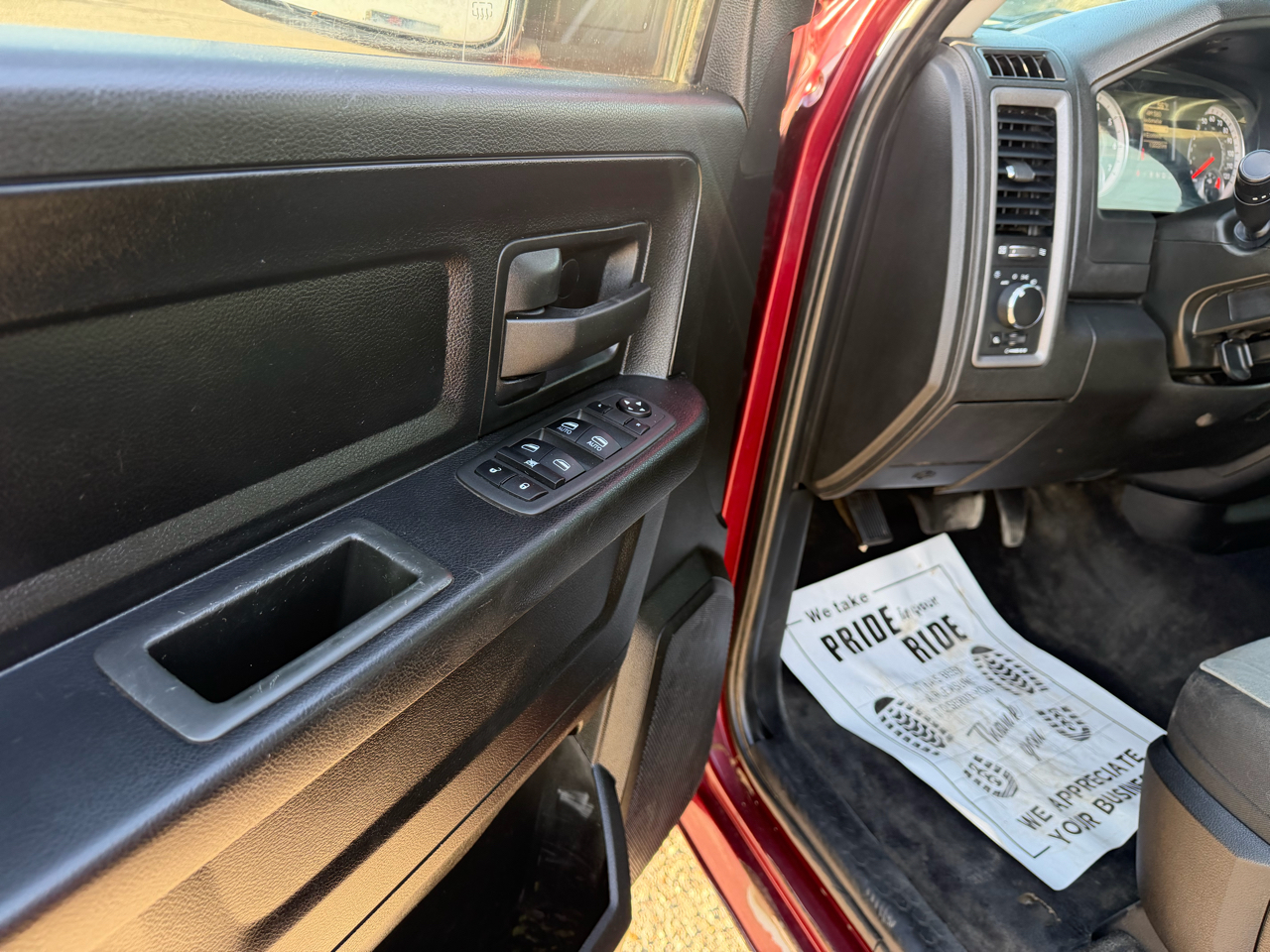 RAM 1500 Classic Tradesman Quad Cab 4WD 2022