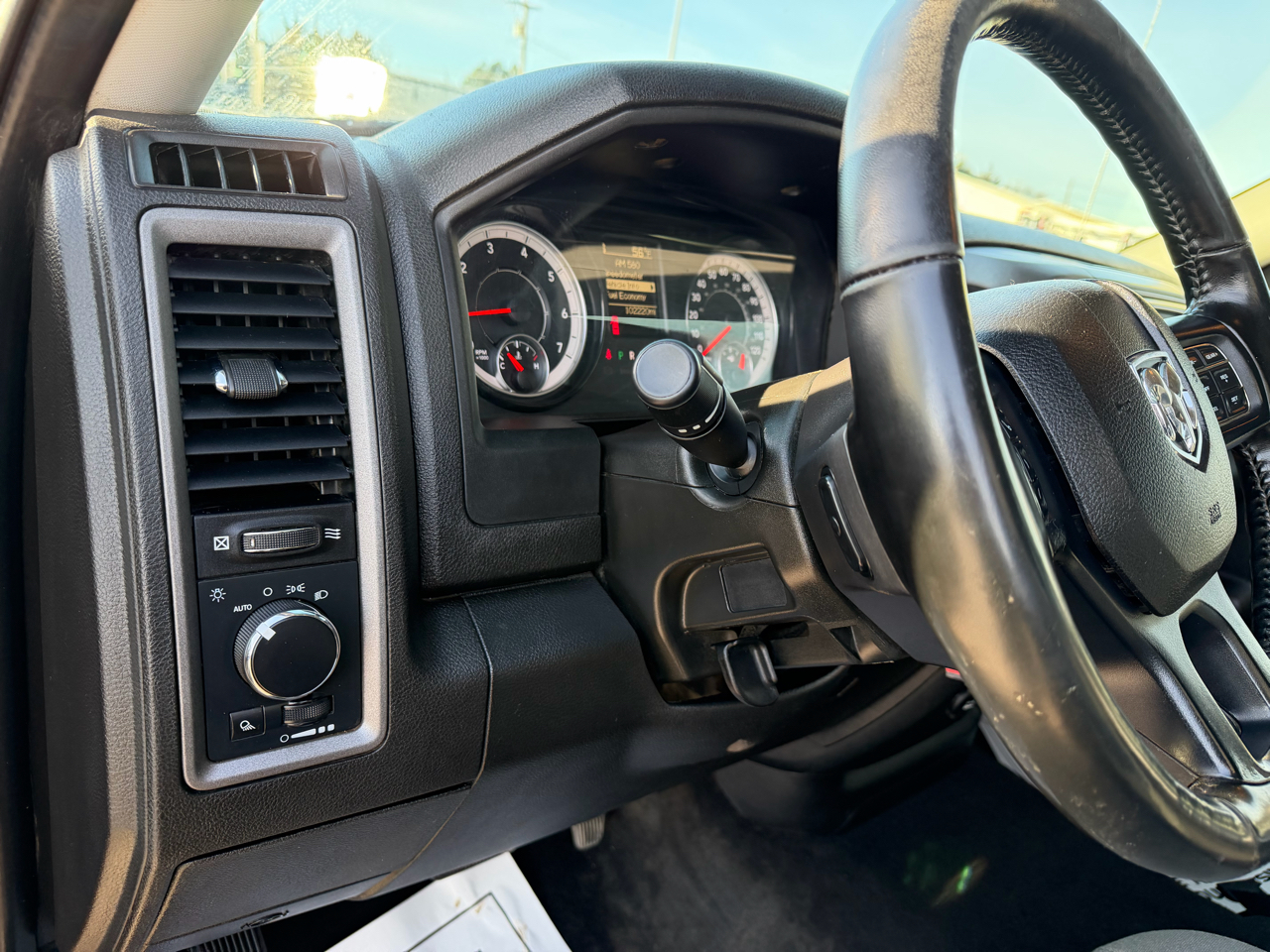RAM 1500 Classic Tradesman Quad Cab 4WD 2022