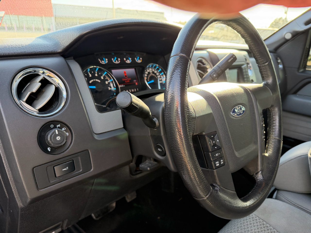 Ford F-150 4WD SuperCrew 139" XLT 2013