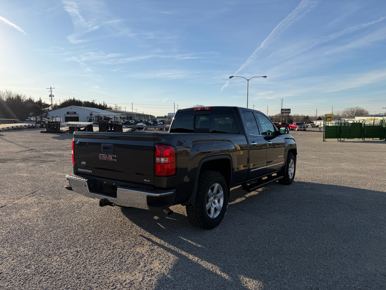 GMC Sierra 1500 4WD Double Cab 143.5" SLT 2015