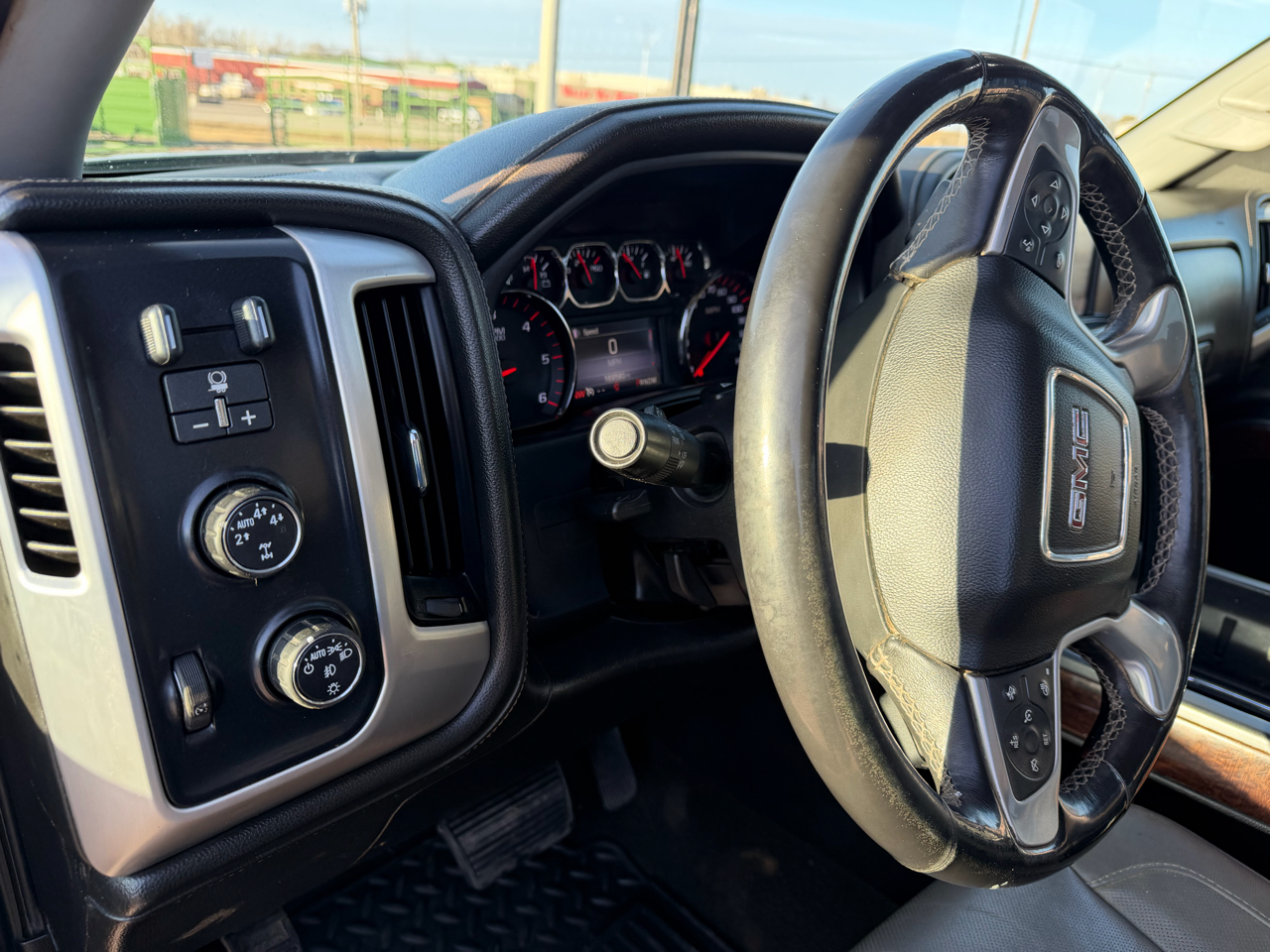 GMC Sierra 1500 4WD Double Cab 143.5" SLT 2015