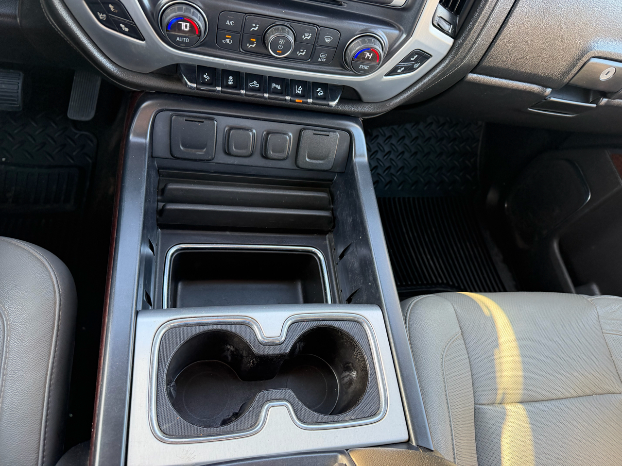 GMC Sierra 1500 4WD Double Cab 143.5" SLT 2015