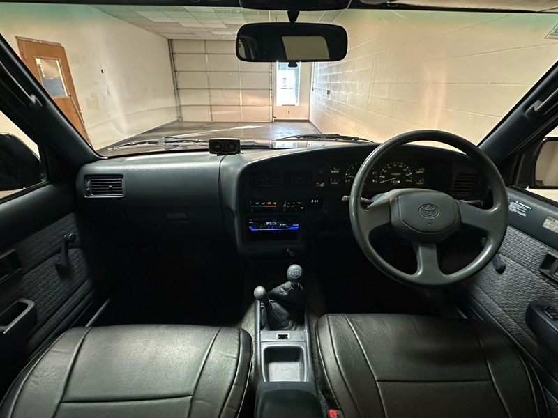 Toyota HiLux  1991