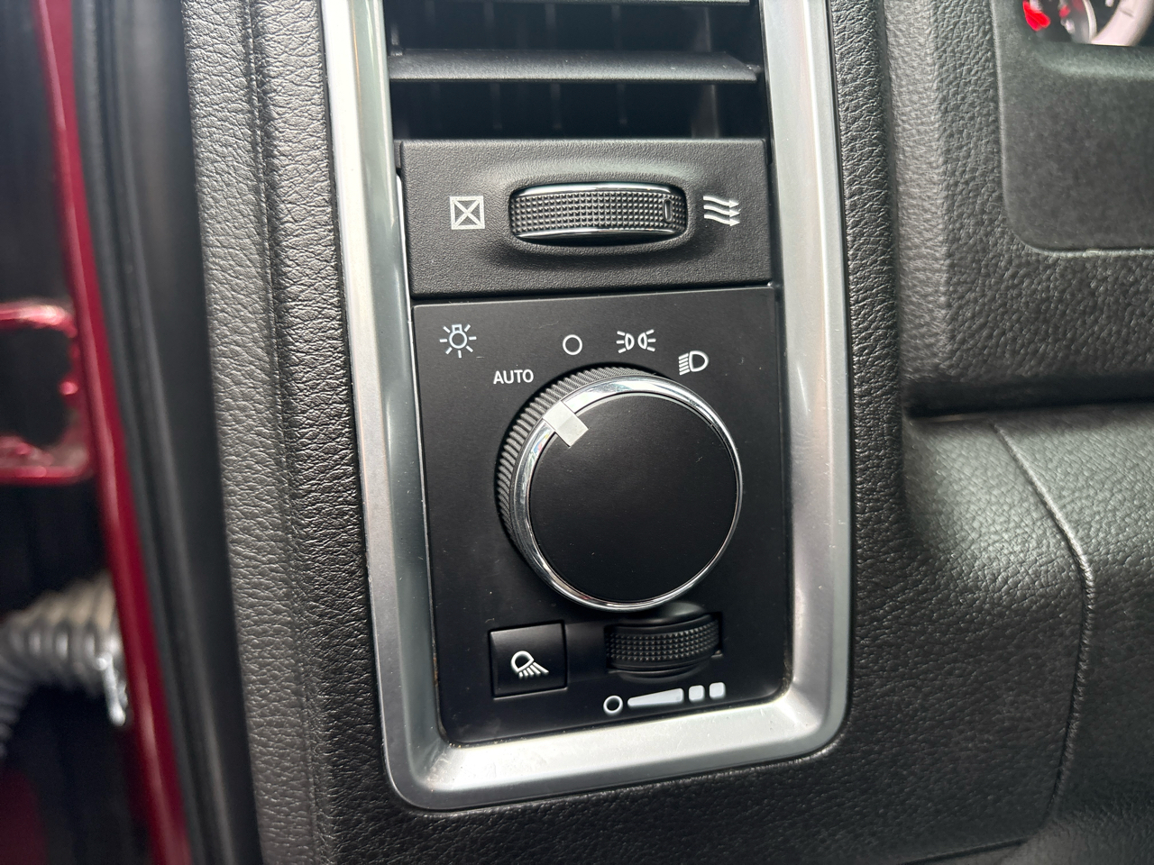 RAM 1500 Classic Tradesman Crew Cab SWB 4WD 2021