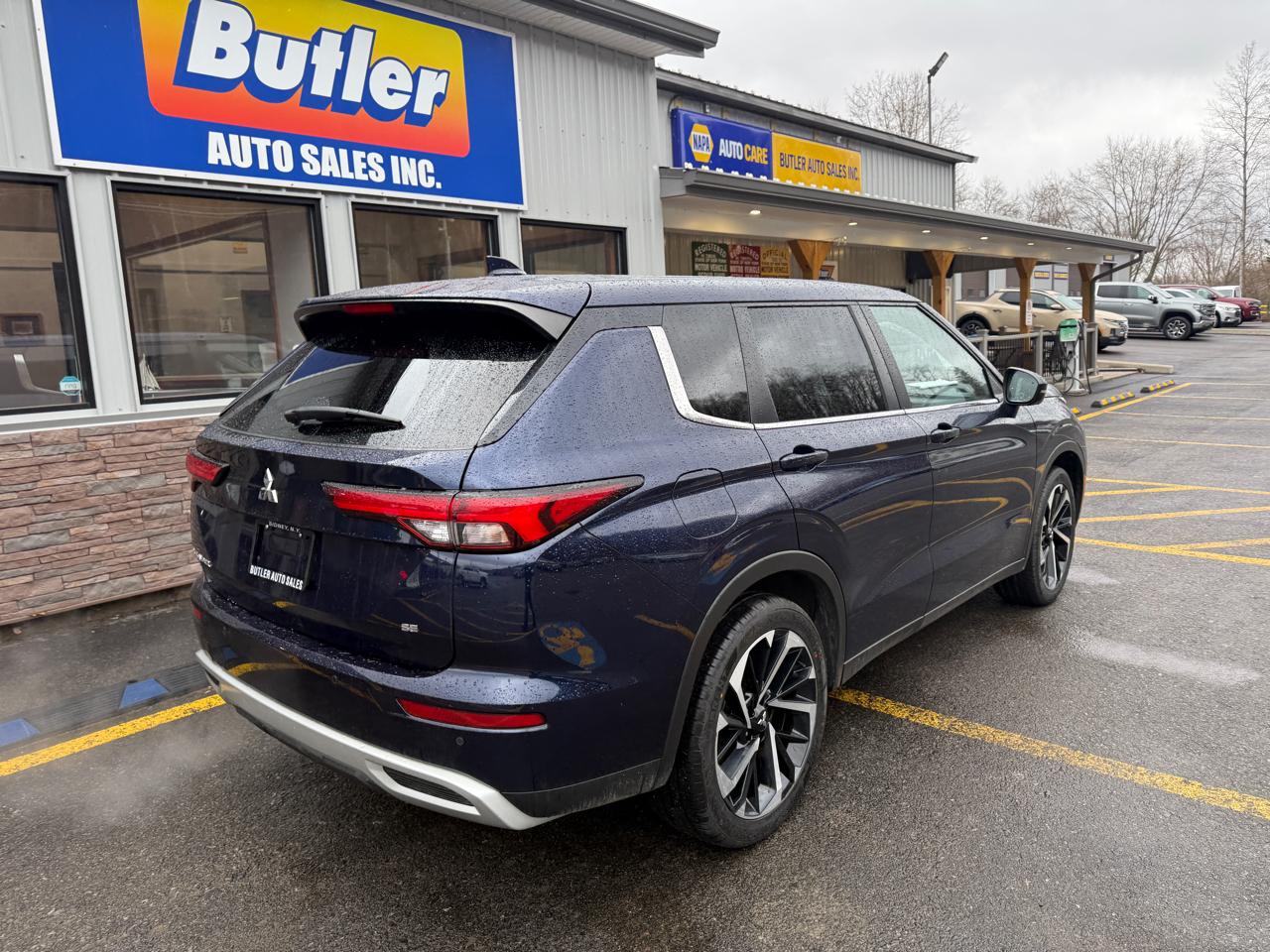 Mitsubishi Outlander SE 4WD 2023