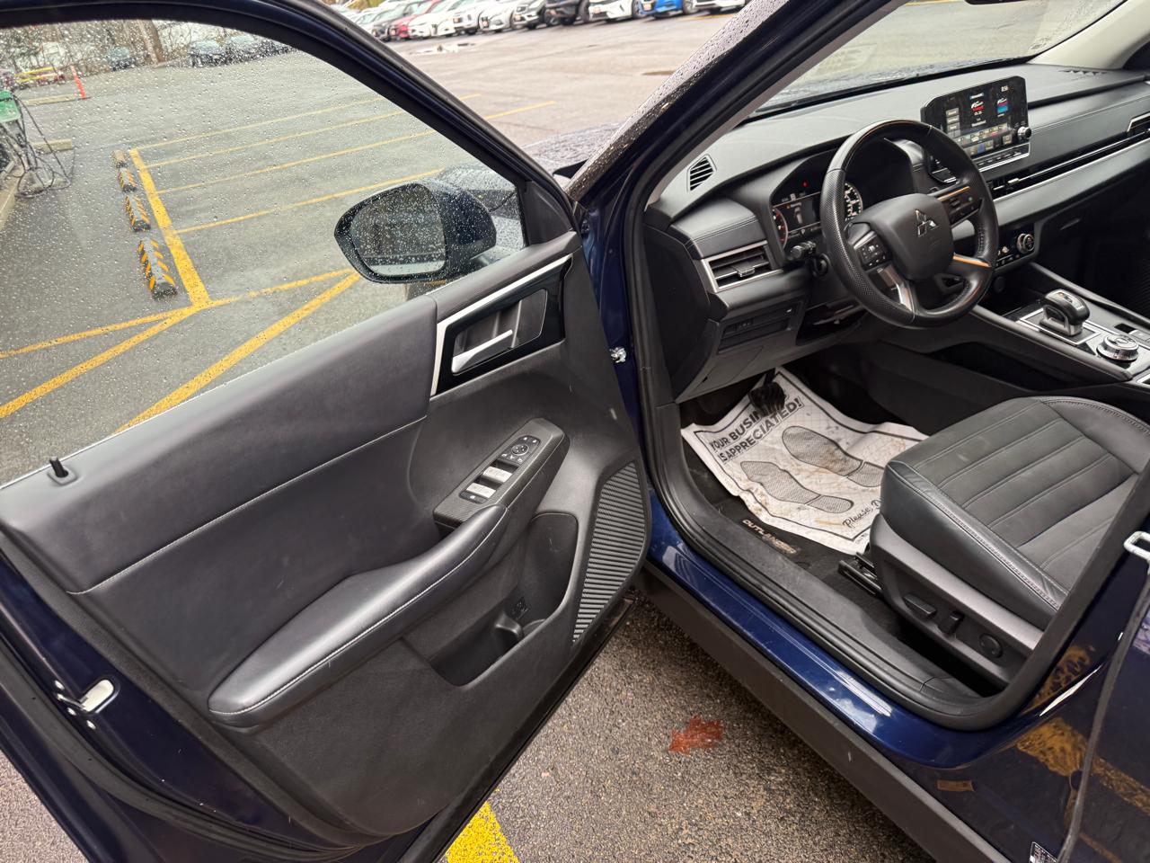 Mitsubishi Outlander SE 4WD 2023