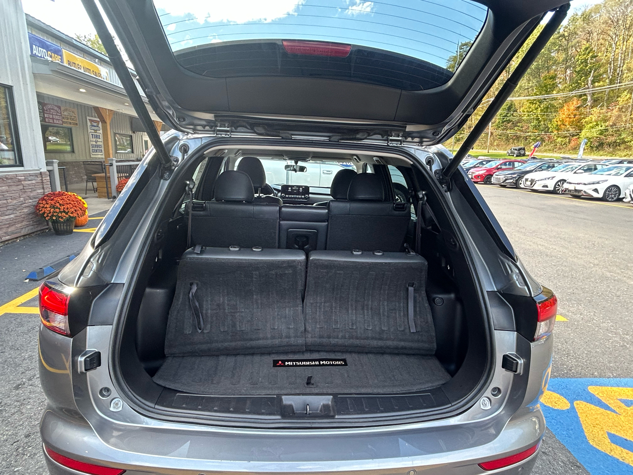 2022 Mitsubishi Outlander SE photo 3