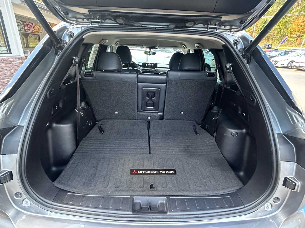2022 Mitsubishi Outlander SE photo 4