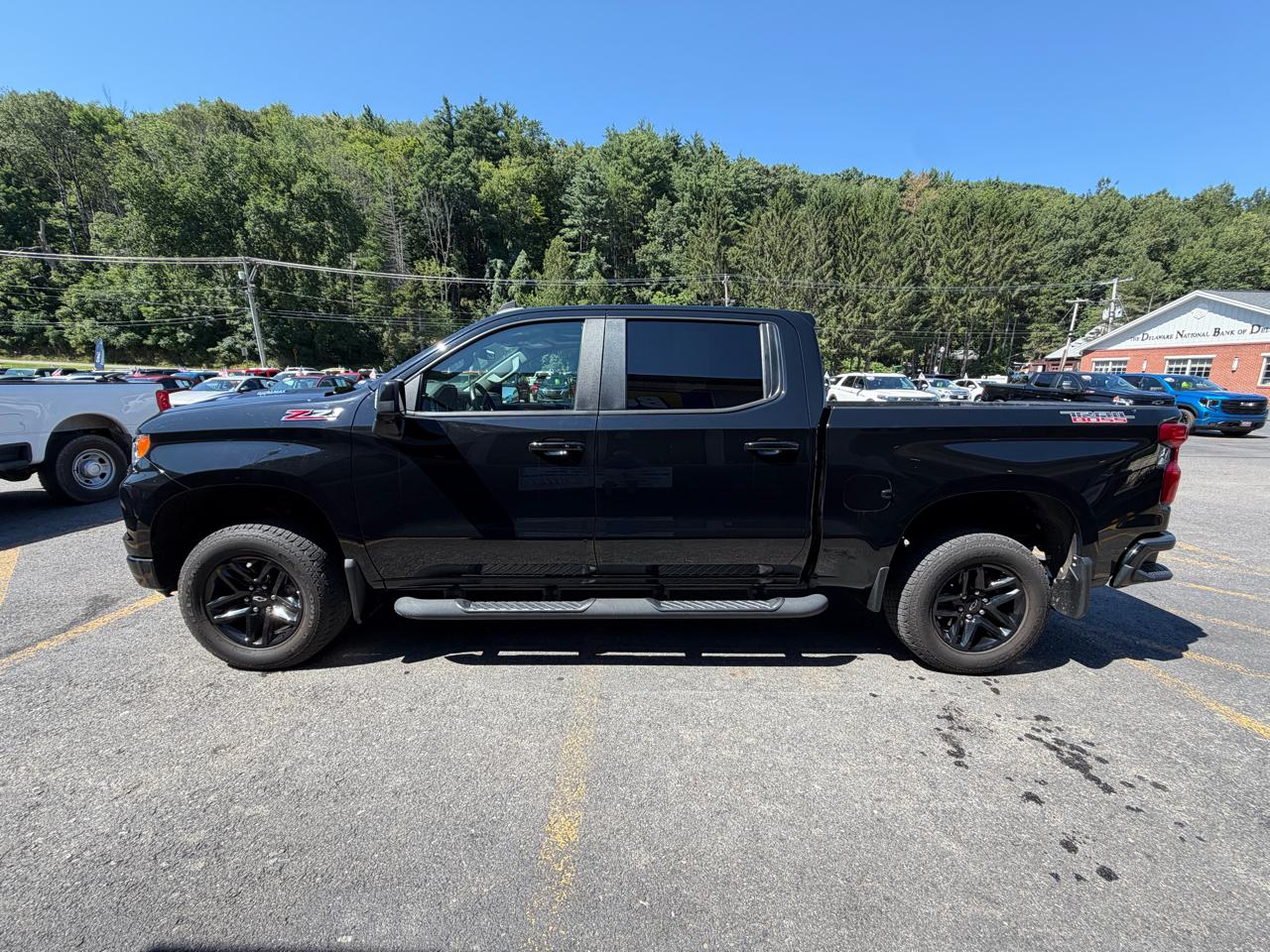 Chevrolet Silverado 1500 Trail Boss LT Crew Cab 4WD 2022