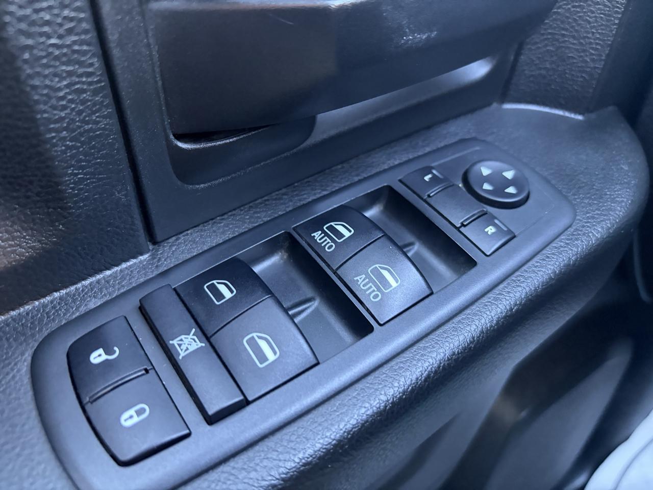 RAM 1500 Classic Tradesman Quad Cab 4WD 2019