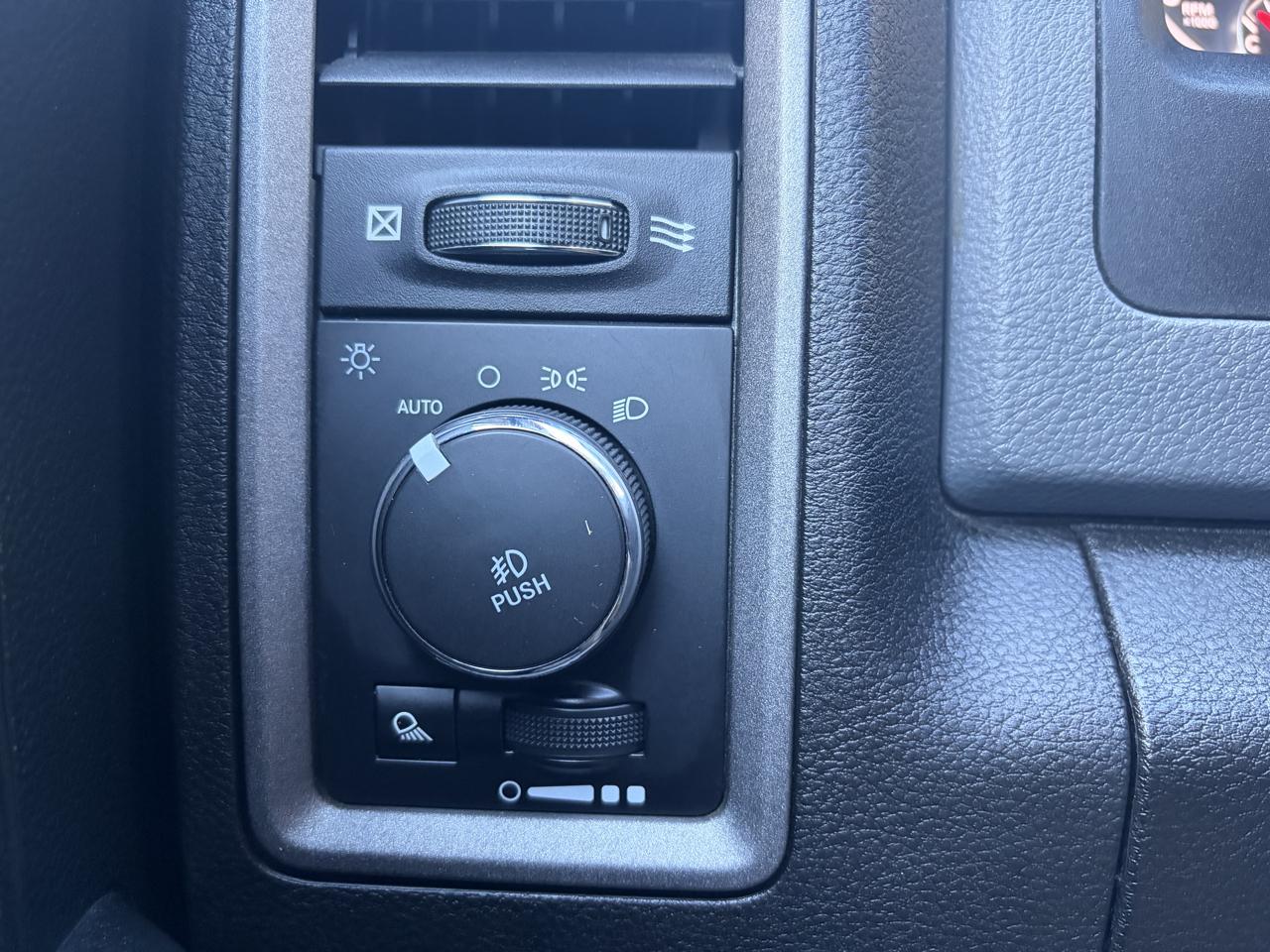 RAM 1500 Classic Tradesman Quad Cab 4WD 2019