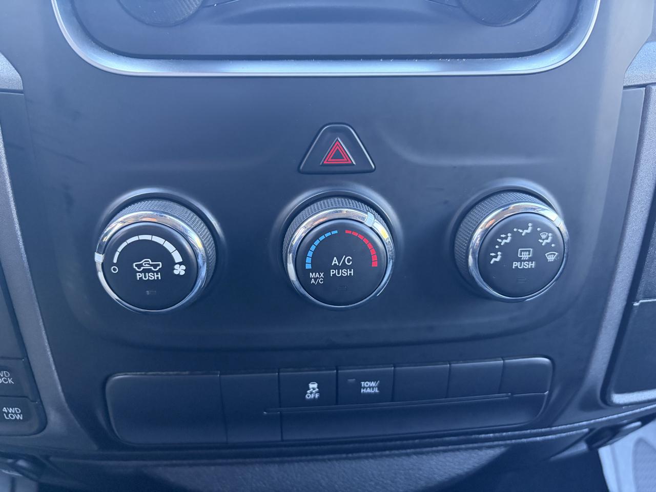RAM 1500 Classic Tradesman Quad Cab 4WD 2019