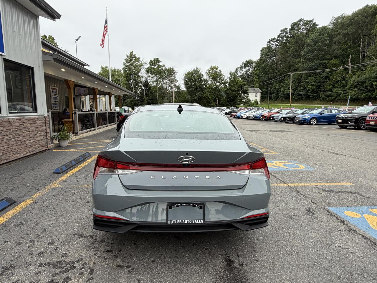 Hyundai Elantra SEL 2023