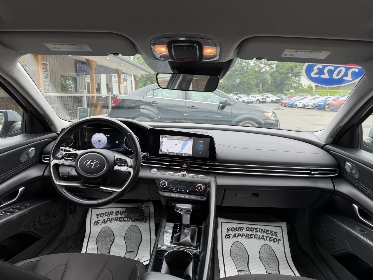 Hyundai Elantra SEL 2023