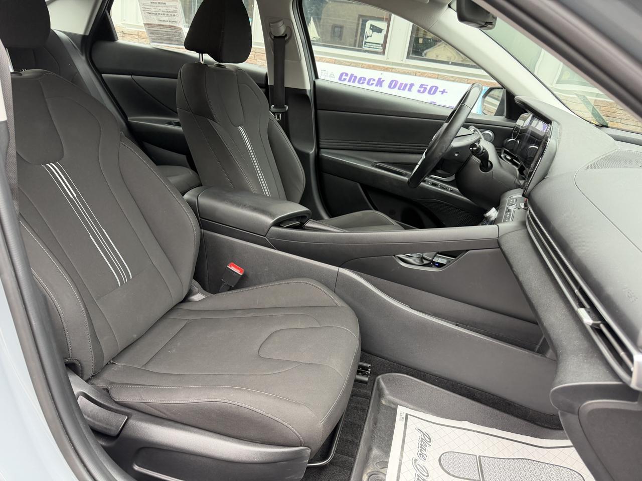 Hyundai Elantra SEL 2023