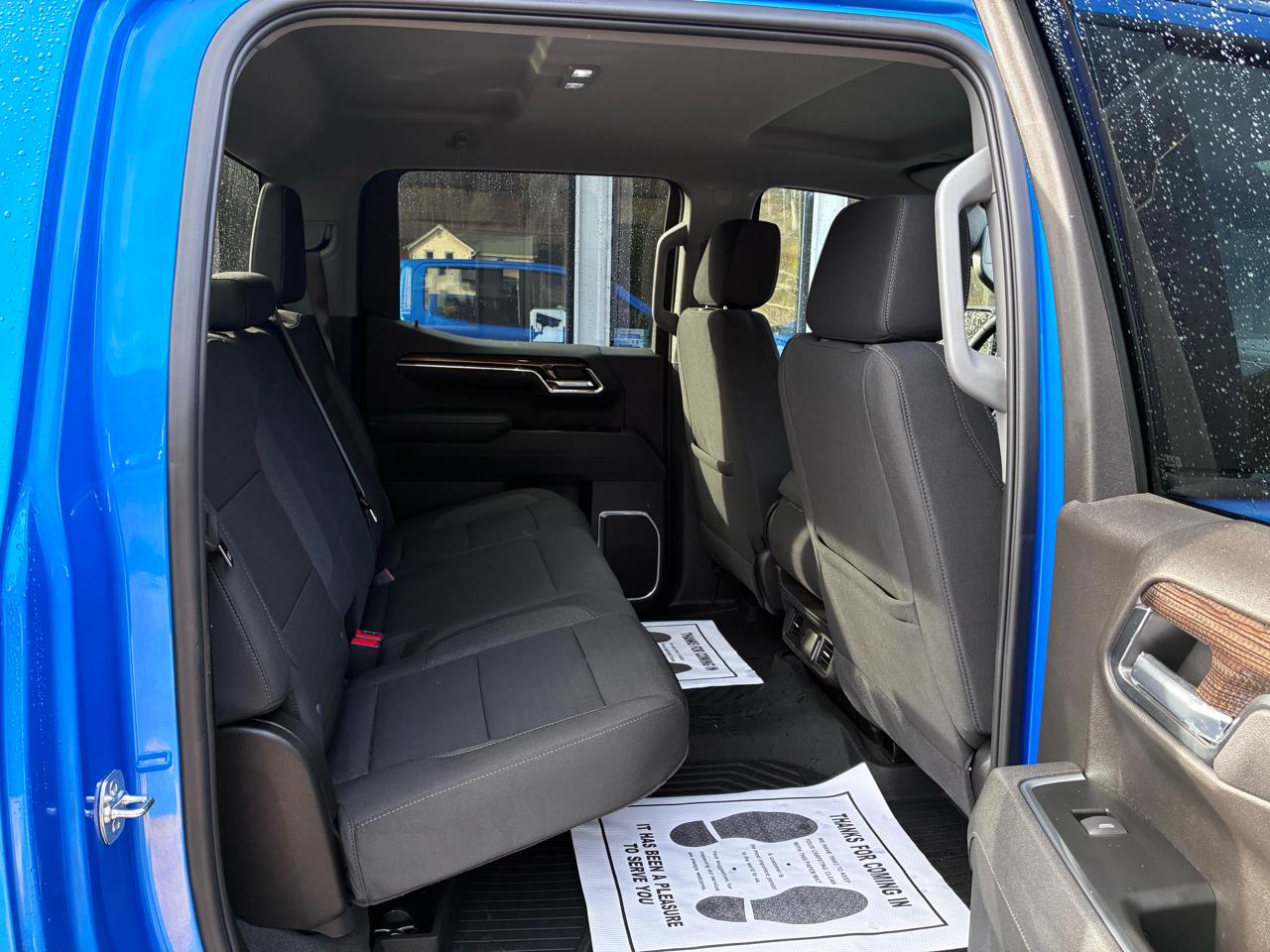 Chevrolet Silverado 1500 4WD Crew Cab 147" Custom Trail Boss 2025