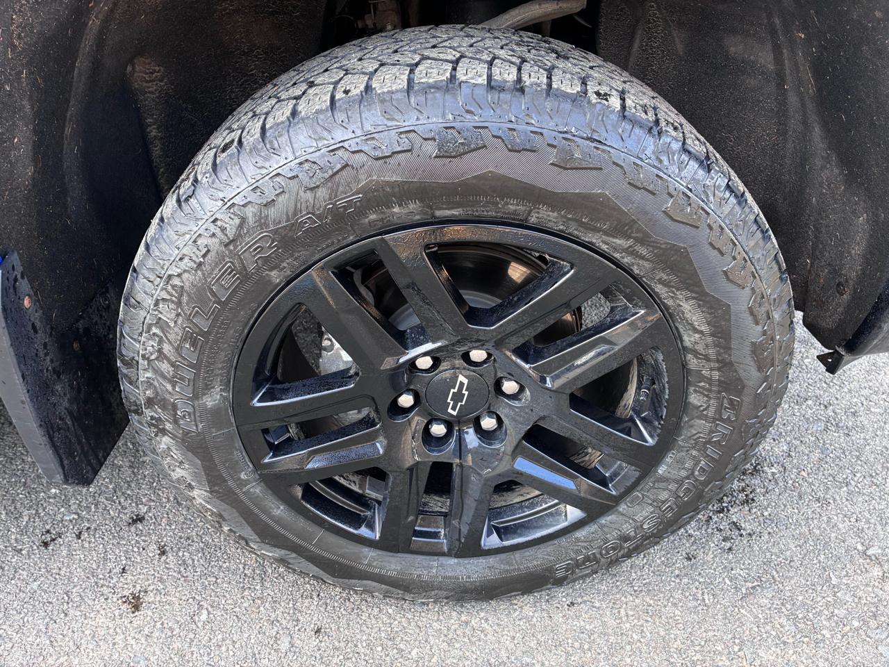 Chevrolet Silverado 1500 4WD Crew Cab 147" Custom Trail Boss 2025