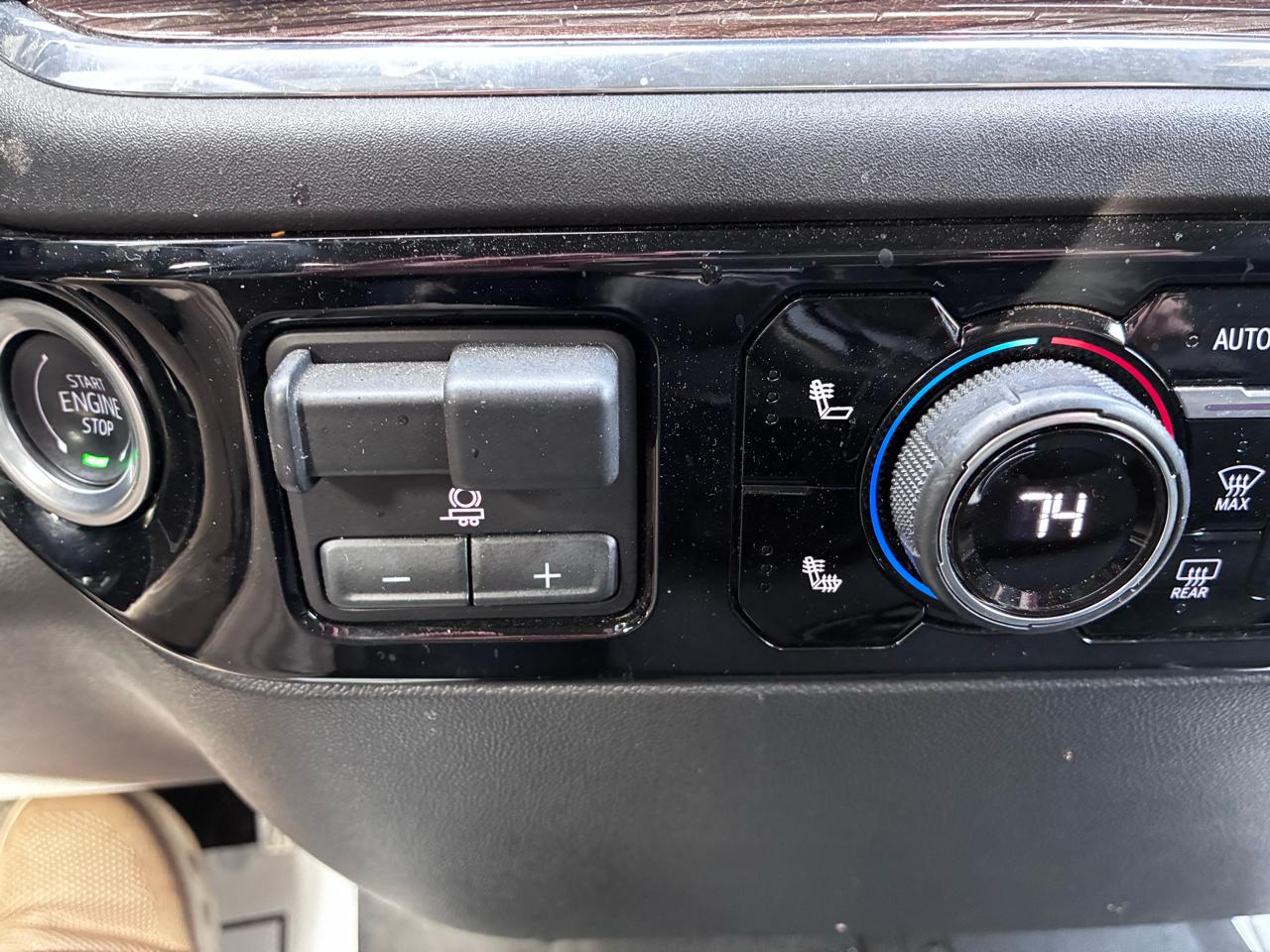 Chevrolet Silverado 1500 4WD Crew Cab 147" Custom Trail Boss 2025