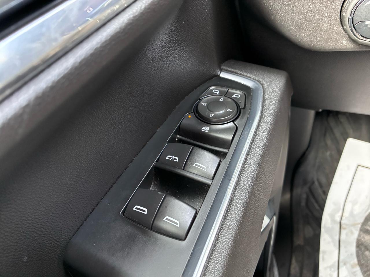 Chevrolet Silverado 1500 4WD Crew Cab 147" Custom Trail Boss 2025