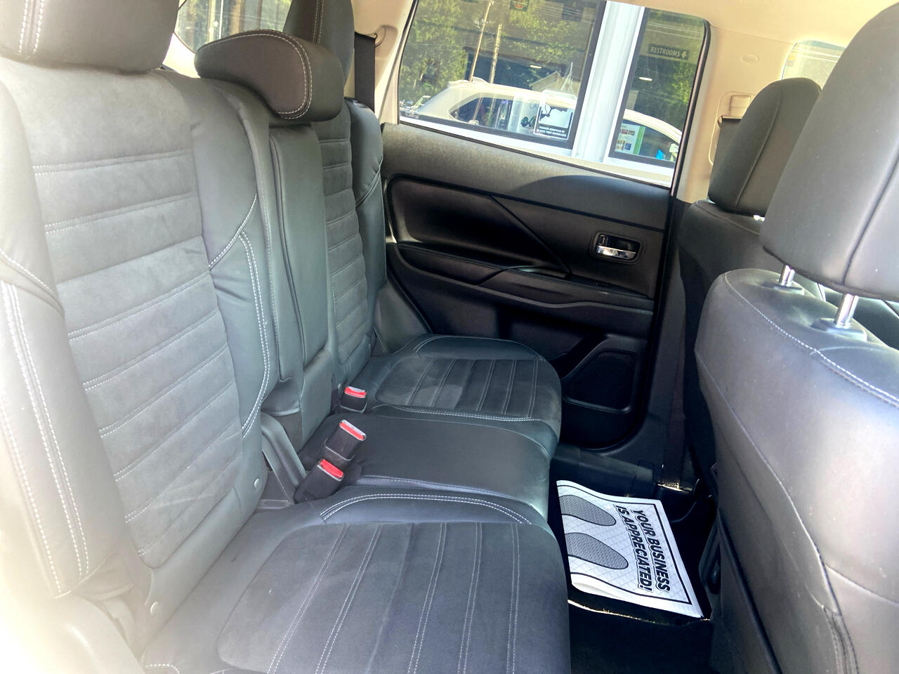 2020 Mitsubishi Outlander SE S-AWC photo 24